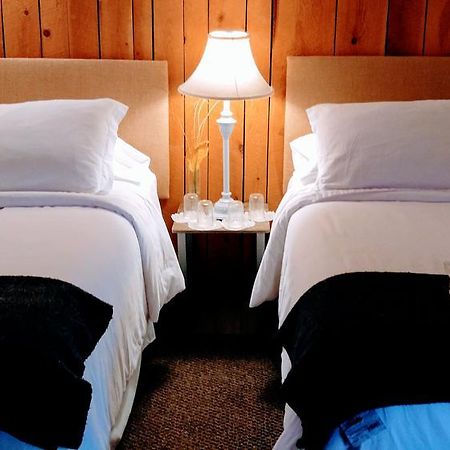 Pine Hill Arms Hotel Esterno foto