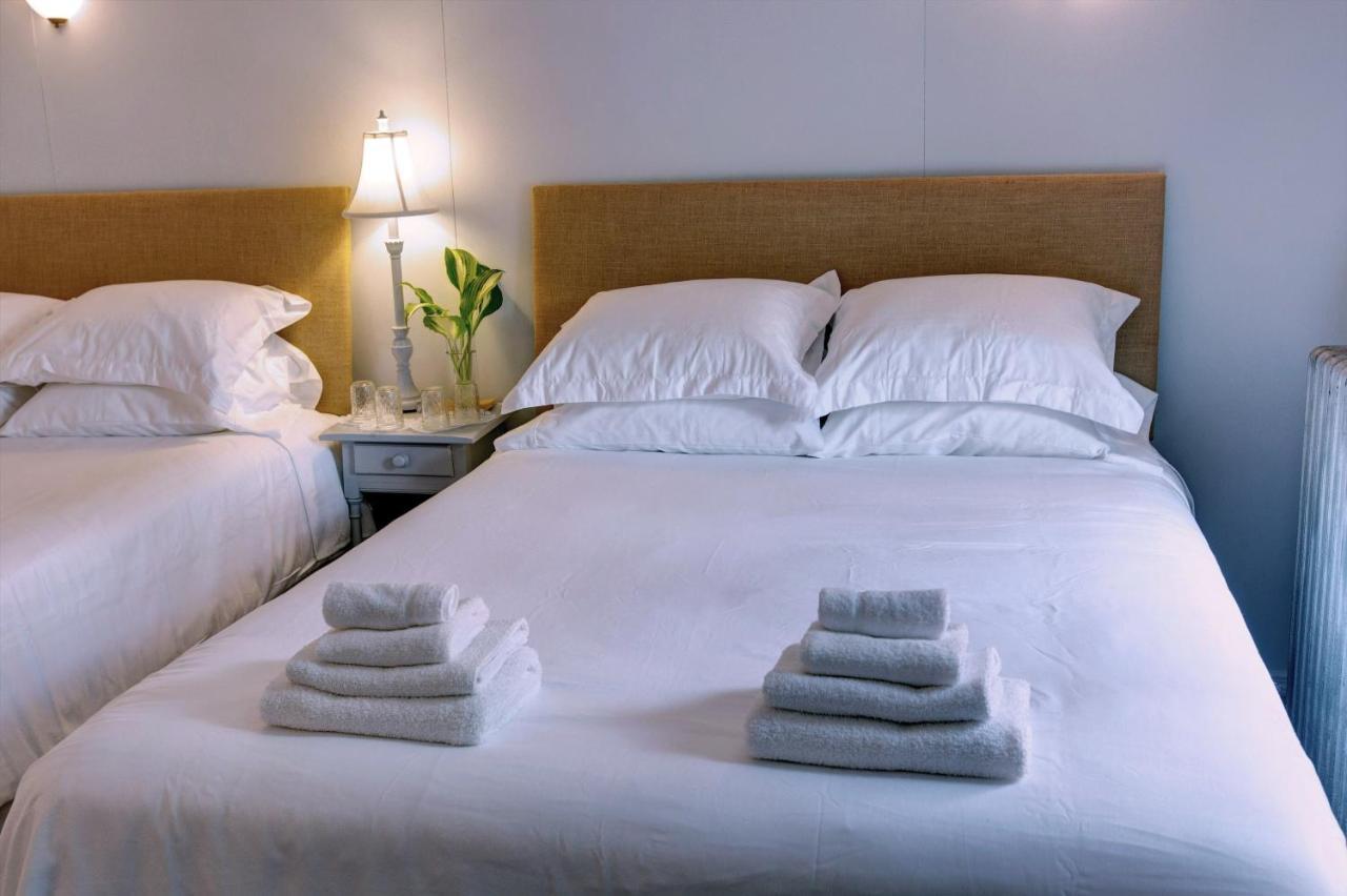 Pine Hill Arms Hotel Esterno foto