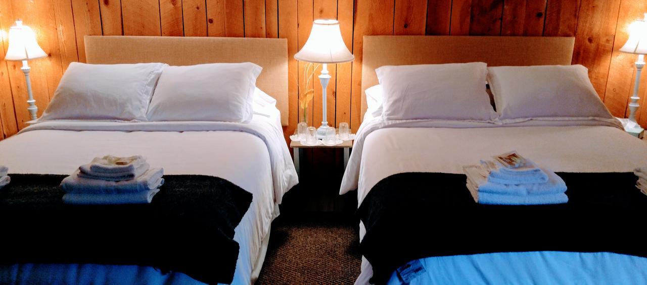 Pine Hill Arms Hotel Esterno foto
