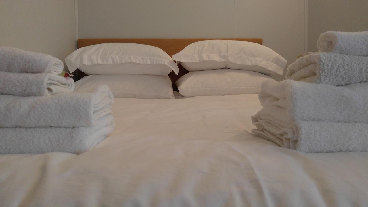 Pine Hill Arms Hotel Esterno foto