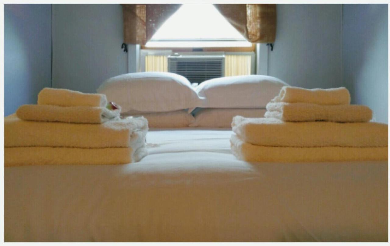 Pine Hill Arms Hotel Esterno foto